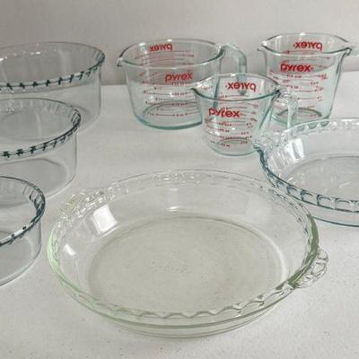 Lot Of Vintage Pyrex Measuring Cups, Pie Plate & Marinex Bowls/ Pie Plate