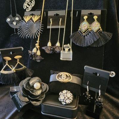 Sale Photo Thumbnail #118