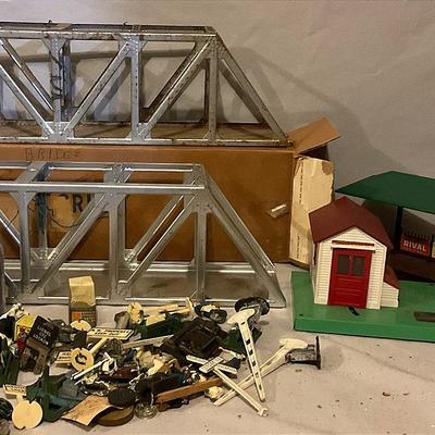 Assorted Lionel Train Items Trestle Bridges And Village Accessories