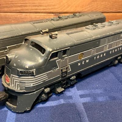 Lionel New York Central Diesel Locomotive #2354 & Passenger Car 