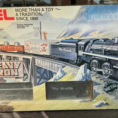 Lionel Heavy Iron Train With Toys R Us Car 