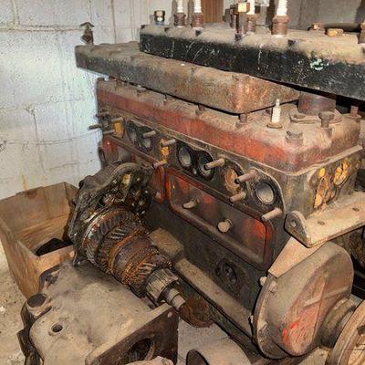 #1512 • 8 Cylinder Flat Head Engine and Parts
