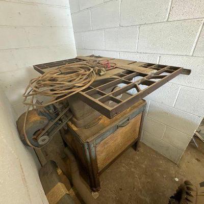 #1604 • Table Saw
