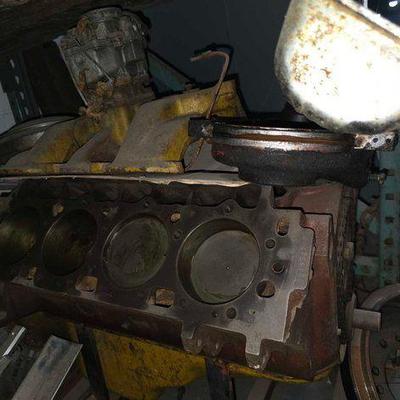 #2150 • V8 Engine with Parts
