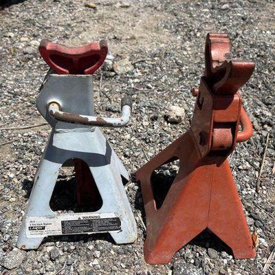 #862 • (2) 2 Ton Jack stands
