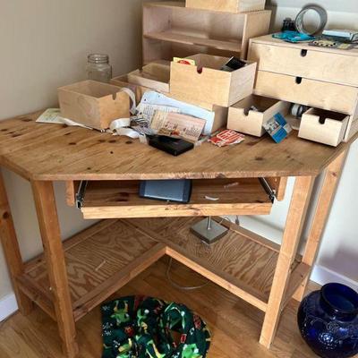 Corner desk 