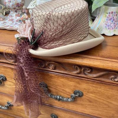 Women’s vintage hats