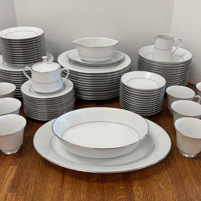 Contemporary Fine China by Noritake Tahoe