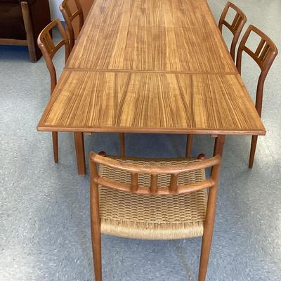 MCM Danish Dining Table w/6 Chairs