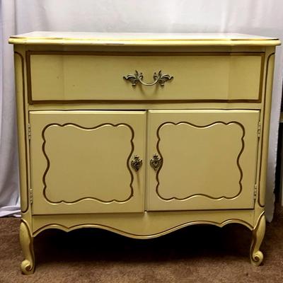 Dixie Furniture Small vintage nightstand