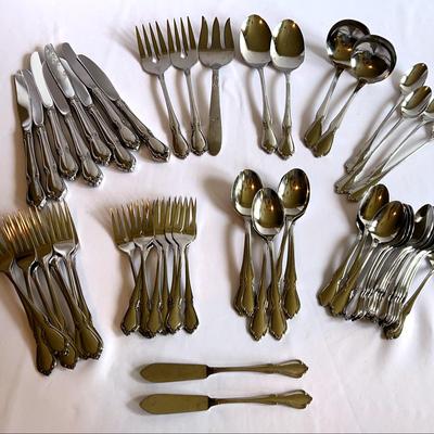 Oneida Stainless Steel Flatware Set 