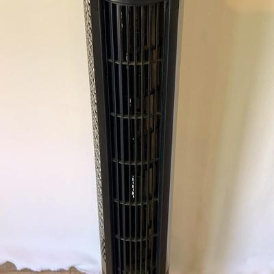Seville Classics Slim Tower Fan
