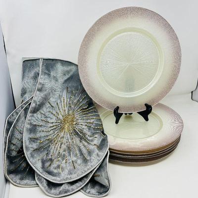 Elegant Silver TAHARI Scalloped Table Linen with 6 Glass