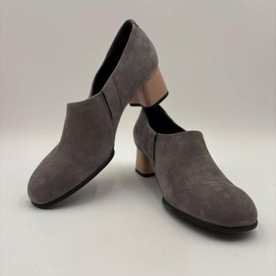 Chunky Heel Grey & Creme Suede Pumps - Camper - Appear New