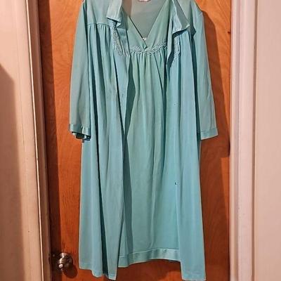 Vintage Turquoise Vanity Fair Nightgown Set