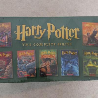 Scholastic Harry Potter by JK Rowling Complete Boxed Set of 7 Books ISBN #978-0-545-16207-4 - Sealed