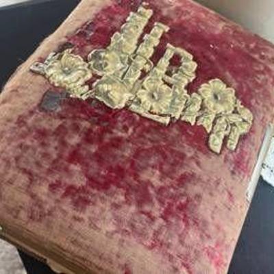 Estate sale photo