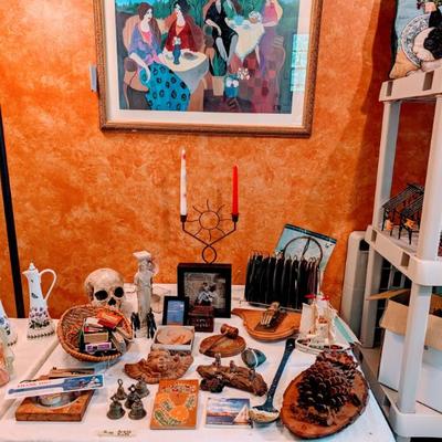 Lots of knickknacks