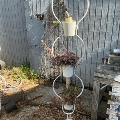 Curvy 3-Pot Floor Planter #1