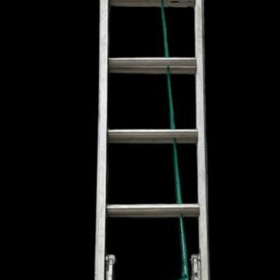 Awesome Extension Ladder - A Nice, LIke New One!