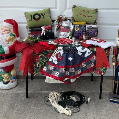 Deck the Halls with This Fantastic Collection of Christmas Cheer! 