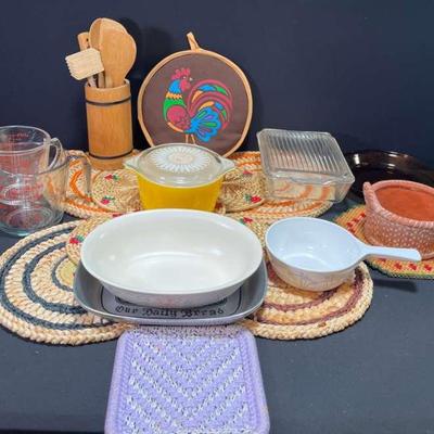 Eclectic Vintage Kitchen Items, Pyrex & More