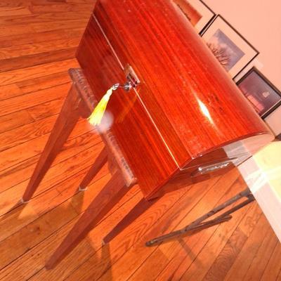 MAHOGANY HUMIDOR STAND NOT INCLUDED