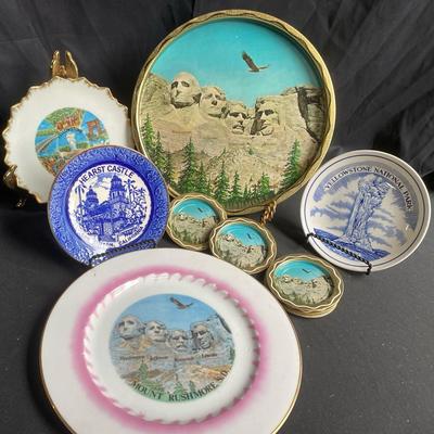 Souvenir Plates From Yellowstone, Mount Rushmore, Knott’s Berry Farm And Heart Castle
