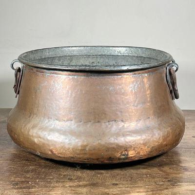 LARGE HAMMERED COPPER BASIN | Large copper basin with handles - h. 11 x dia. 19 in
