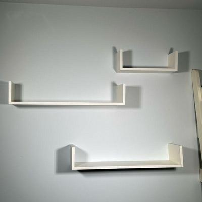 (3pc) White Shelves | 3 shelves. Largest 32.5 Dimensions: h. 6 x w. 6 x l. 32.6 in
