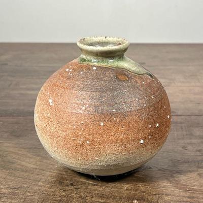 SMALL CERAMIC VASS | Small round vase with green glaze. Dimensions: h. 5 x dia. 5 in
