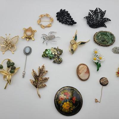 Vintage brooches and pins #1