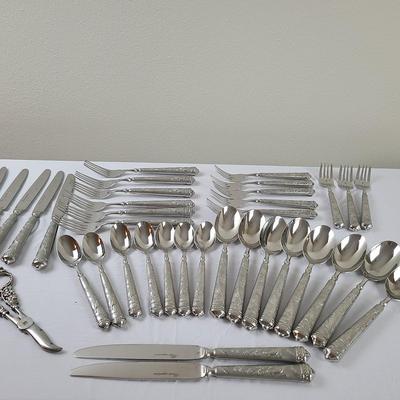 Audubon's Bird of Paradise flatware by Ricci Argentieri