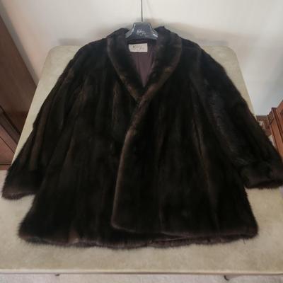 Nigbor Furs Mink (?) coat