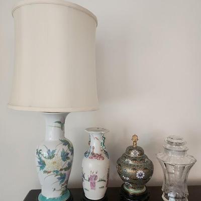 Asian vase decor/lamp
