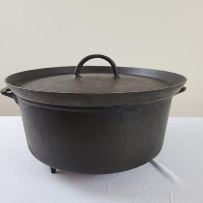 Erie #9 Cast Iron Dutch Oven Kettle