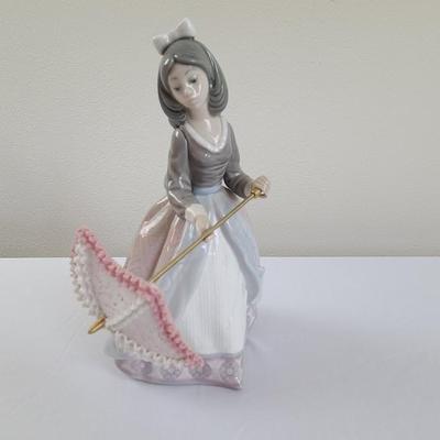 Lladro "Jolie" Collectible Figurine #05210 Retired