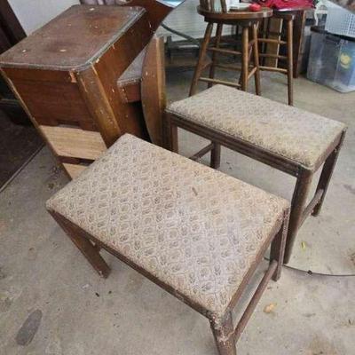 Vintage Vanity With Mirror 