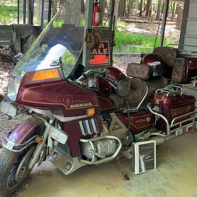 Vintage Honda GL1100 Goldwing Motorcycle with Helmets & Manual – Burgundy