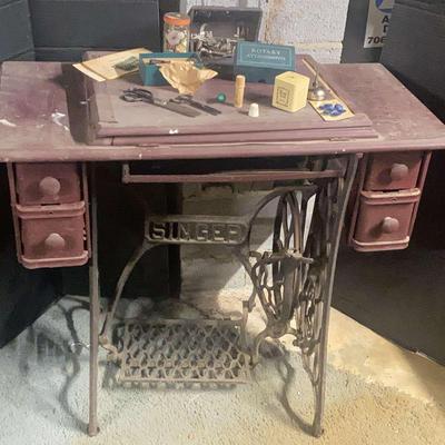 Vintage Singer Sewing Machine