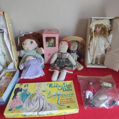 Collection Of Vintage Dolls & Accessories 