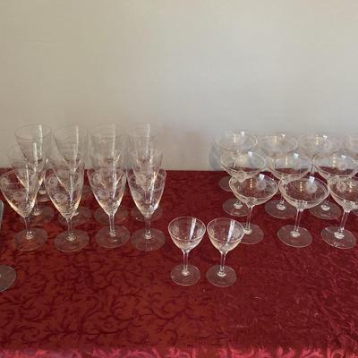 Vintage Heisey Etched Glass PIED PIPER Set And Vintage 2 Fry Pattern Glasses