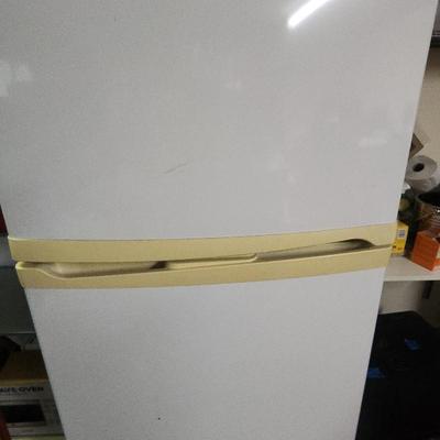 Whirlpool Refrigerator 