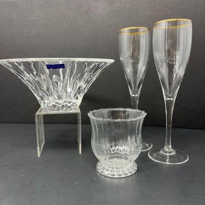 49 waterfordbowlchampagneflutesandfootedvase