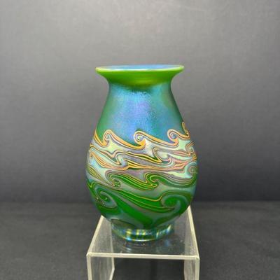 94 lundbergstudiosiridescentartglassvase1977