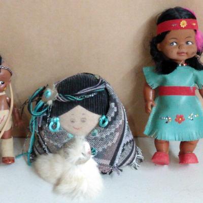 Wini Doll Signed By Artist/Carlson Doll Winnebago Native American Doll