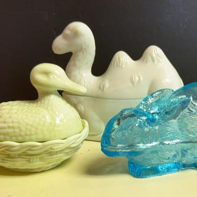 Westmoreland Camel, Mosser Duck, Blue Rabbit  