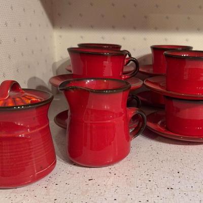 Vtg Medallion Red Poppy Trail Metlox Cups/Saucers/Creamer/Sugar   