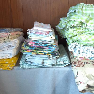 Utica, DKNY, Ralph Lauren & Other Vintage Twin, Queen, & King Bedding 