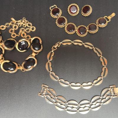 Black & Gold Color Vintage Jewelry 